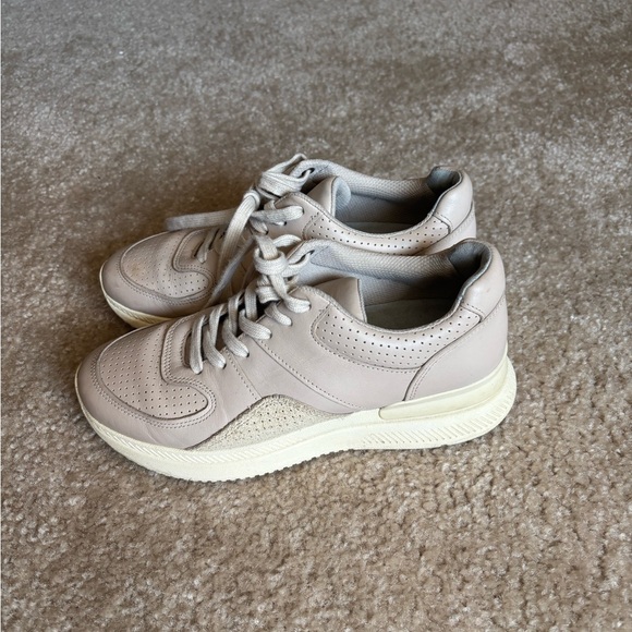Everlane Mavue Leather Sneakers - Picture 3 of 6